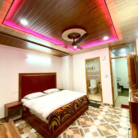 Kst Villa Near Mall Road Manali-2