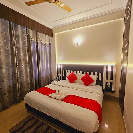 Hotel Kasauli View !! Balcony Rooms ! Terrace ! Restaurant ! Main Highway ! Garden !!-3