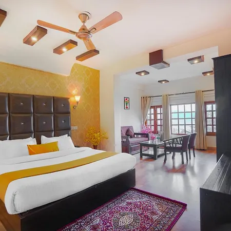 Pax Hotel Ark 150 Meters From Mall Road-3