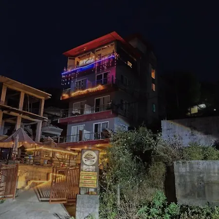 Himalayan Musaafir Guest House & Restaurant-3