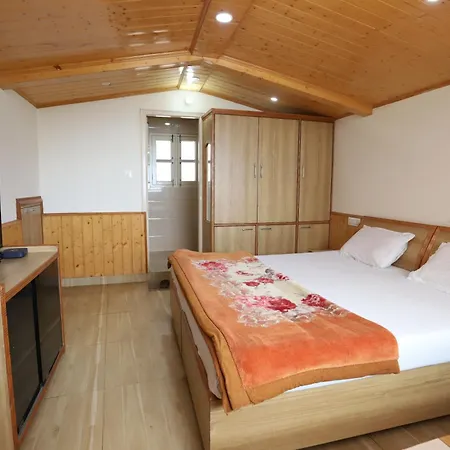 Jishas Homestay Near Mall Road-2