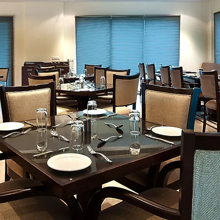 The Golden Palms Hotel & Spa-3