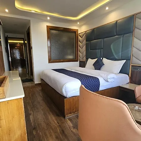 The Central Vista - Shiimla Royale - Near Mall Road- Free Pickup From Railway Station-2