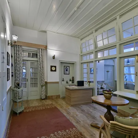 Brij Villa, Dalhousie - A Colonial Luxury Retreat-3