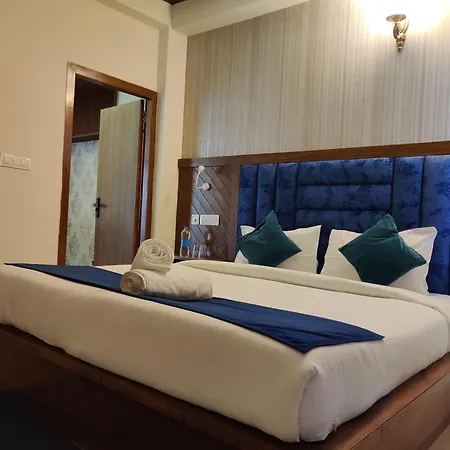 Hotel Heaven And Hills-2