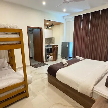 Sky Pie Hotel-2