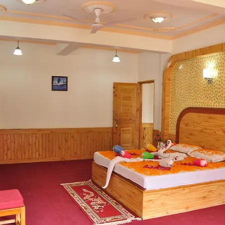 Hotel King'S Land-2
