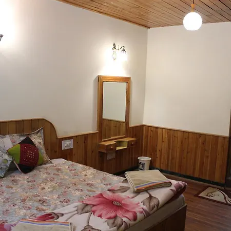 Majestic Woods Cottage-2
